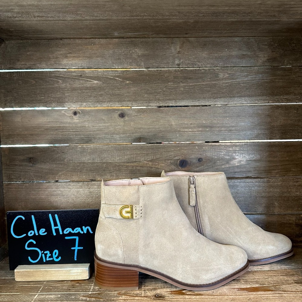 New‎ Womens Cole Haan Holis Beige Suede Buckle Ankle Dress Boots Bootie Size 7 B